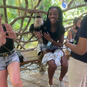 Meet your Posher, Kiana